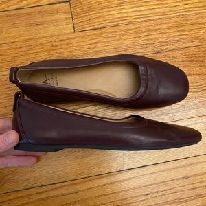 Aquatalia leather flats. NEVER WORN size 7